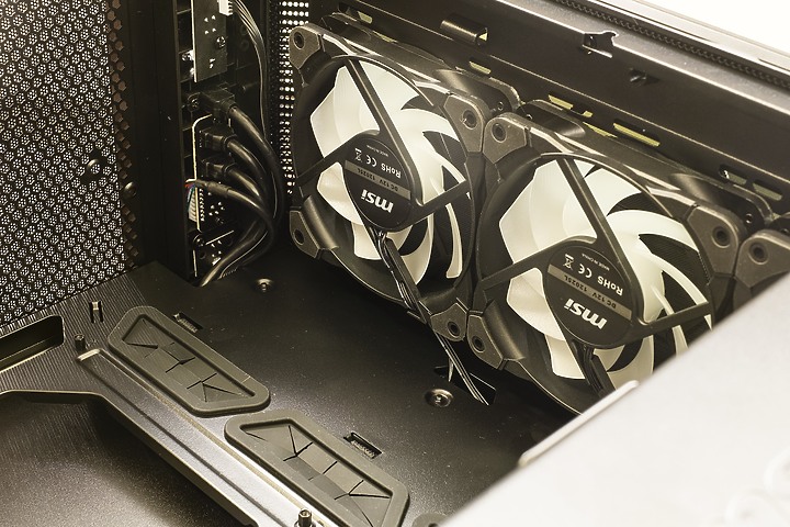 自己的電腦自己組,微星 MPG GUNGNIR 110R+MPG A850GF