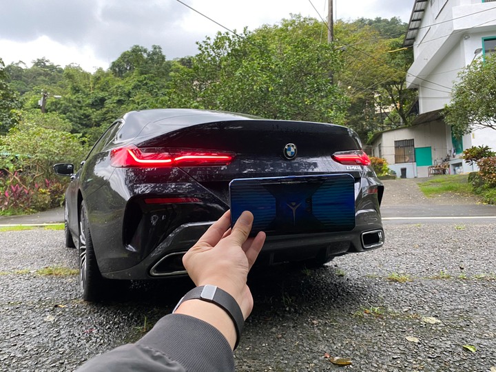 點我看大圖 我爸的840i GC和我的Legion Phone