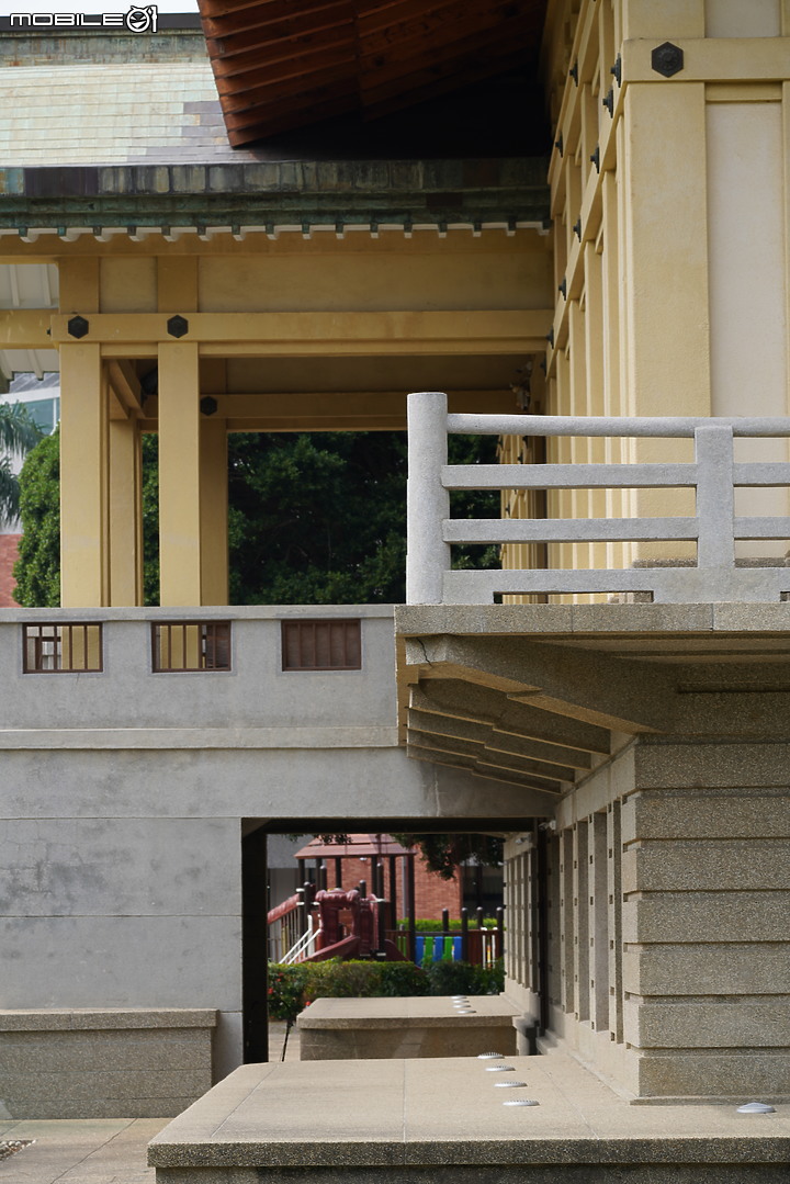 Tamron 70-300mm f/4.5-6.3 DiIII RXD (A047)最親民的望遠鏡頭