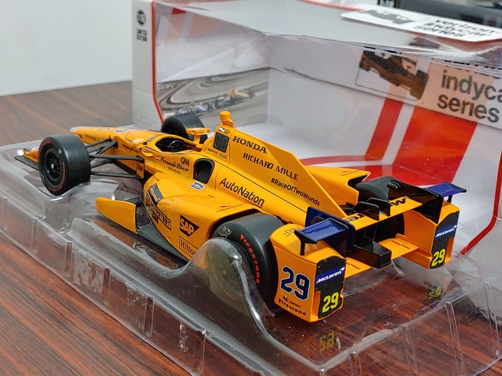 [開箱]1/18 MCLAREN HONDA ANDRETTI F.ALONSO #29 INDYCAR