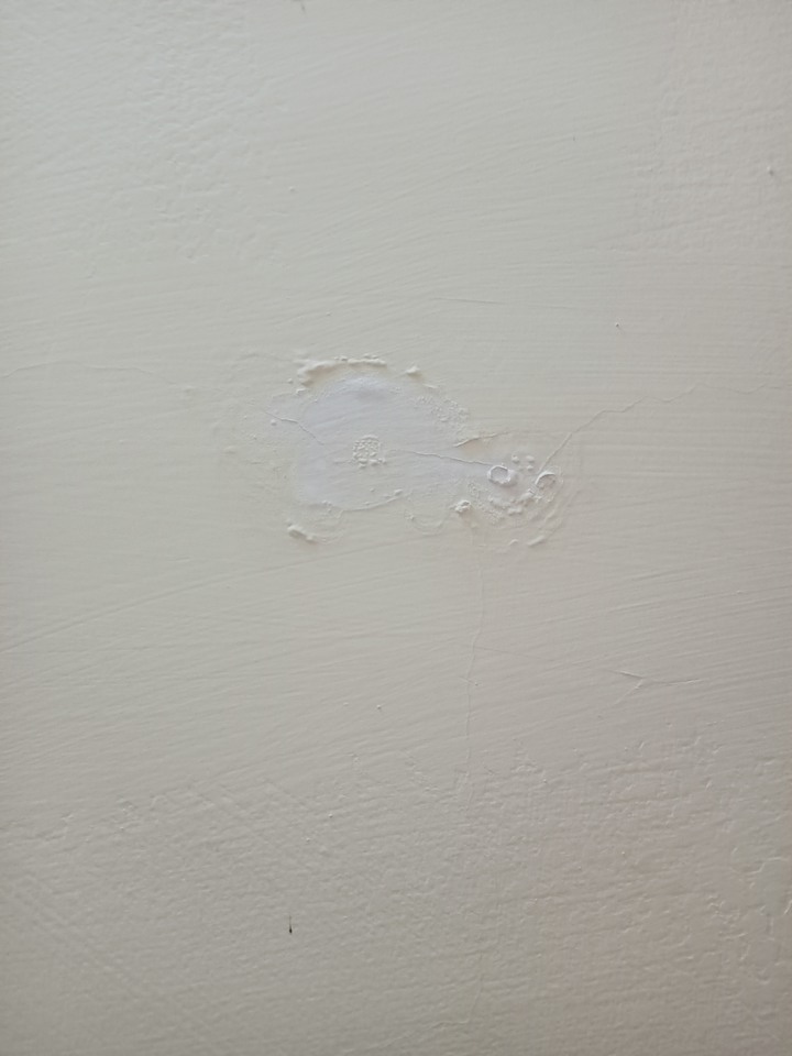 牆壁裂縫原因？