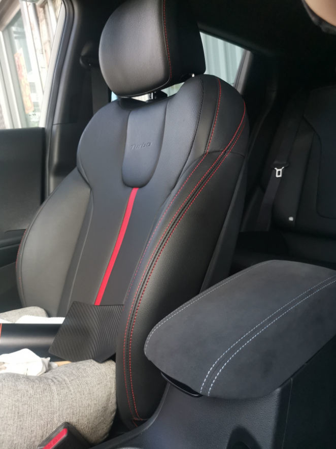 Veloster 內裝外觀小小升級!
