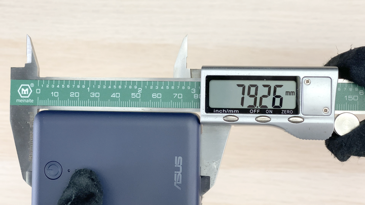 哇～好小 ASUS ZenPower PD 10000 行動電源