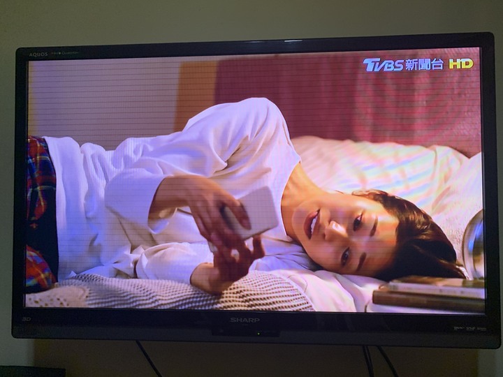 SHARP液晶電視畫面有水平線條出現