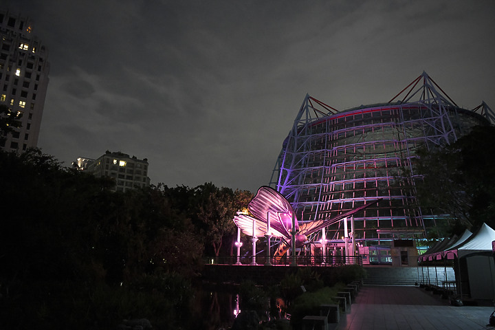 iPhone 12 Pro 夜拍對比 Nikon D850 夜拍直出