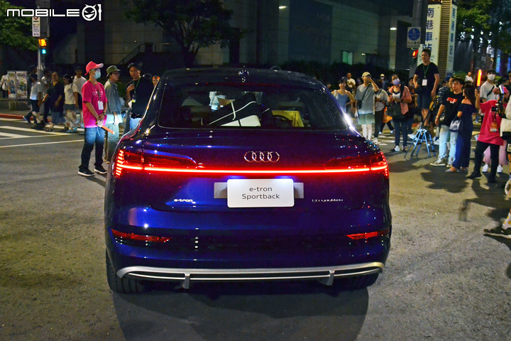 【實車亮相】Audi e-tron Sportback現身白晝之夜活動,虛擬後視鏡成亮點之一!