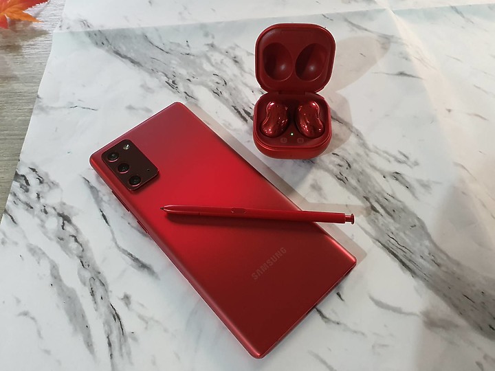 實機動眼看/ 三星推出大紅色Galaxy Note20及Galaxy Buds Live 紅色控眼睛也亮起來了