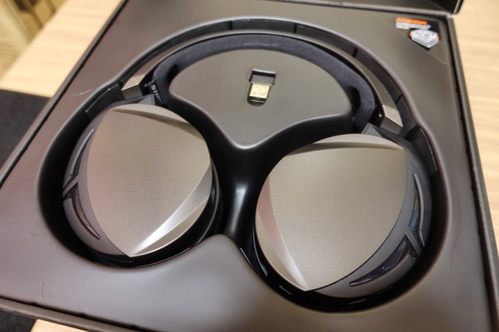 ［開箱］ 夜市耳機升級 ROG Fusion Wireless