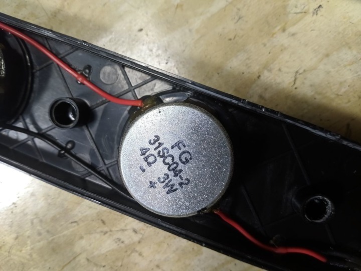 內建喇叭的電腦螢幕