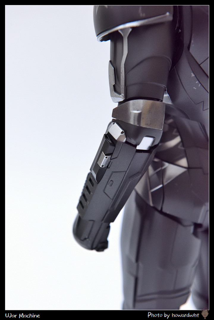 【開箱】簡單一樣可以很MAN - Hot Toys《復仇者聯盟：終局之戰》戰爭機器
