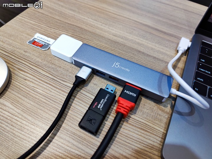 j5create JCD375 USB-C Gen2 集線器 – 模組化可玩性高的 MacBook USB-C Hub