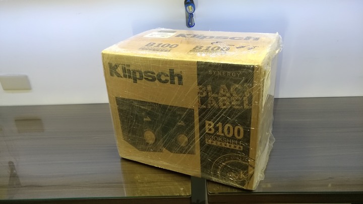 最近買了Klipsch B-100小鋼砲書架喇叭跟一台Audiopoint DA-35A數位D類擴大機來接手機跟電腦