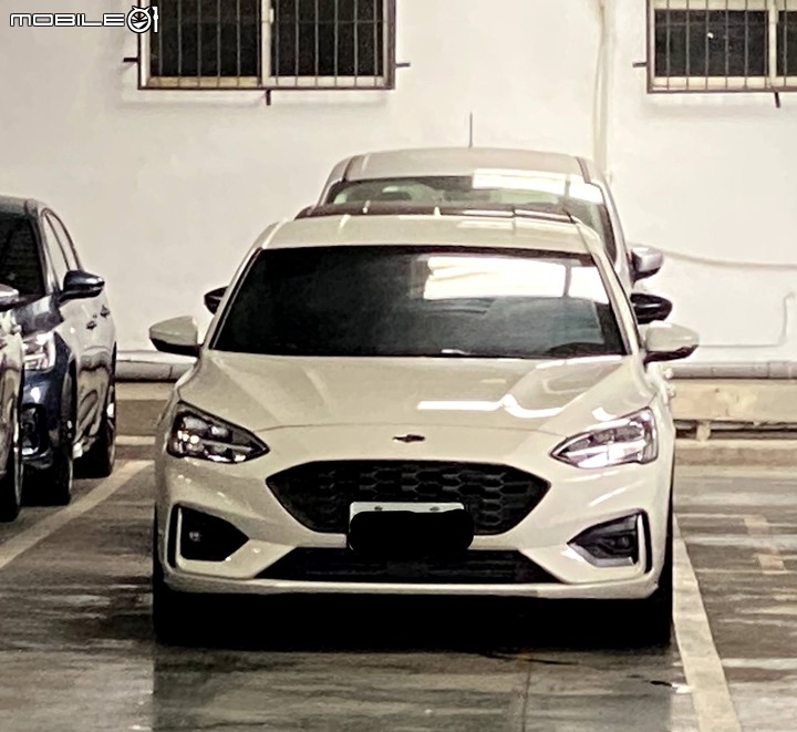 我的第一輛福特(Ford focus 5Dst-line lommel開箱)(後續心得 2021/03/15 更新)