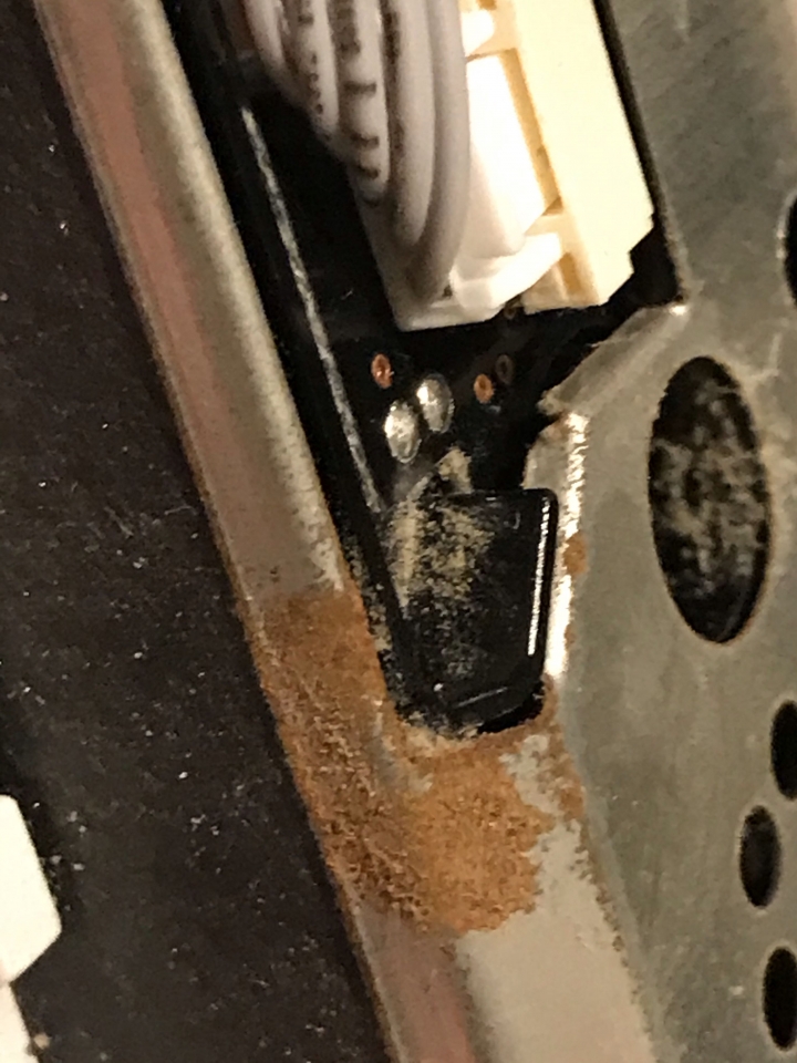 Blueair 480i pm2.5值超標好幾天！清潔偵測器恢復正常