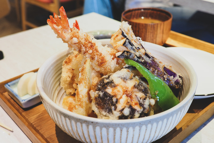 極鮮食材 ｜ 天粋刺身• 天ぷら專門店
