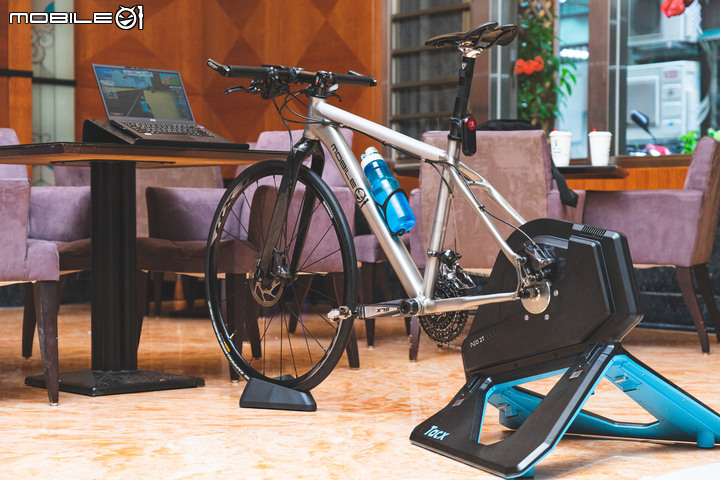 Tacx NEO 2T 智慧訓練台實測分享 細膩踩踏感與擬真的道路體驗!