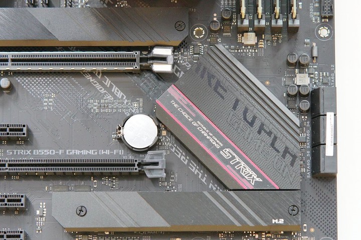 開箱(香)啦 華碩 ROG STRIX B550-F GAMING