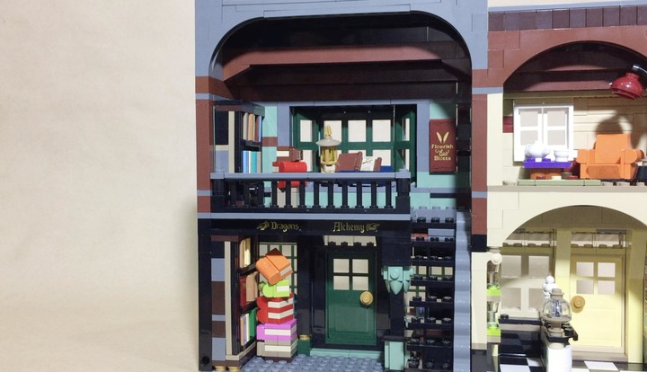 斜角巷深度參訪開團！巫師們集合啦 🙌🏻  魔法商店街彩蛋大公開丨LEGO 75978 Diagon Alley