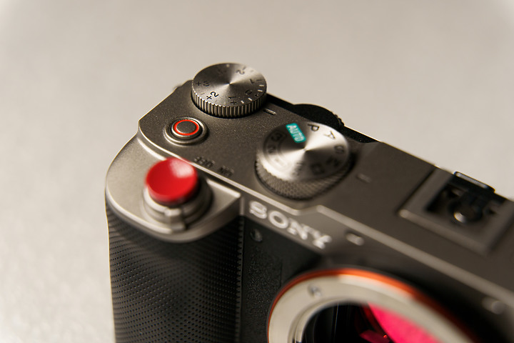入手全幅該怎麼選?  SONY A7C VS A7III 的差異處