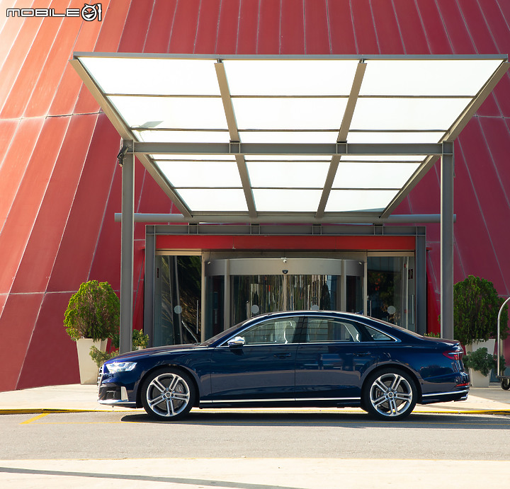【RS大軍來襲】Audi RS Q3/RS 5/RS 6/RS 7/R8、S8國內價格公佈,加碼TT Coupe跑格駕馭版!