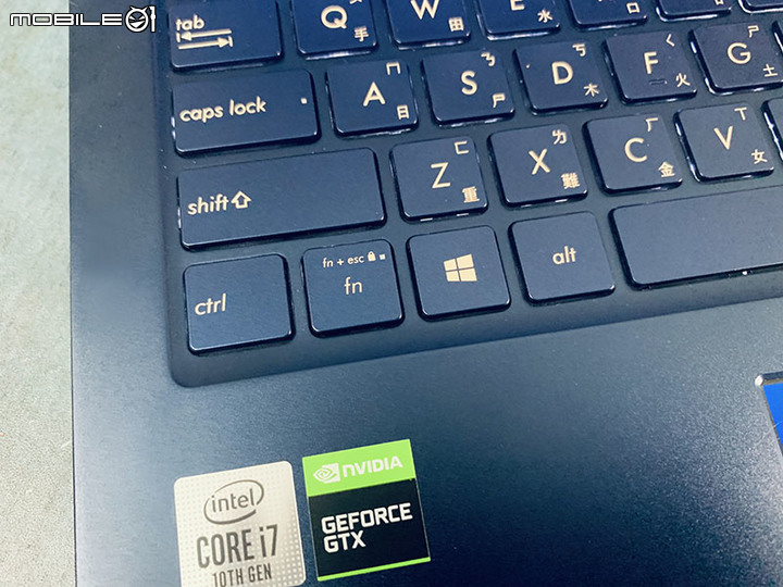 點我看大圖 重拾一抹藍天 -- ASUS ZenBook 15 UX534F