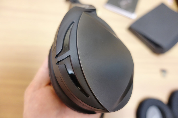［開箱］ 夜市耳機升級 ROG Fusion Wireless