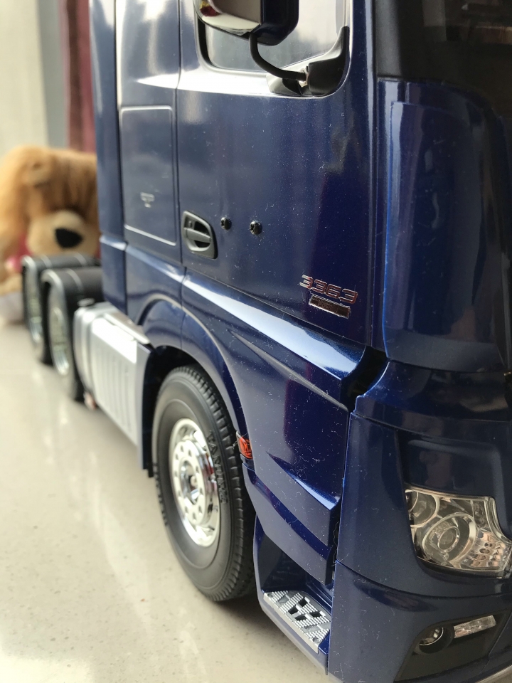 Tamiya 1/14 Mercedes Benz Actros 3363 6X4 tractor