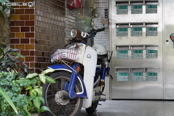 Tamron 70-300mm f/4.5-6.3 DiIII RXD (A047)最親民的望遠鏡頭
