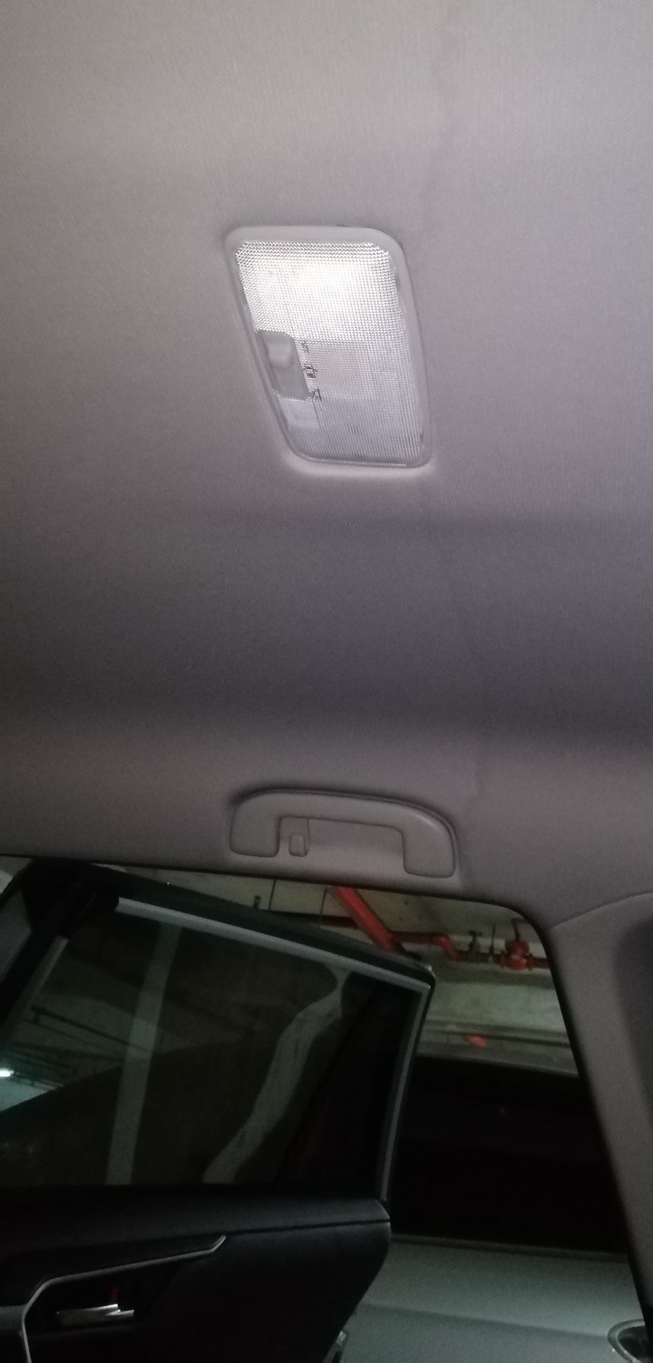 點我看大圖 (更新)2019年 Rav4 5代 汽油2.0尊爵版 嚴重漏水