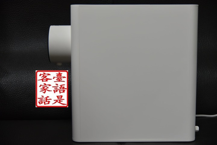 海爾小白鯨免安裝逆滲透瞬熱式淨水器開箱