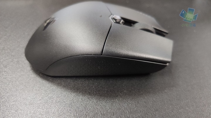 【小宅開箱】 Corsair Katar Pro Wireless 無線電競滑鼠 上手輕量快艇到港！