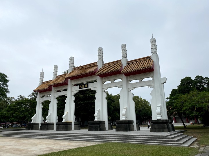 【高雄左營景點】跟著我的腳步遊皇宮穿越時空見孔子