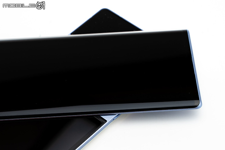 LG WING 雙螢「轉」出新意 卻是滿滿情懷!