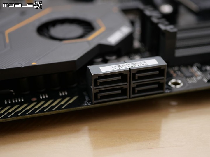 點我看大圖 開箱 TUF Gaming X570 完全版 PRO WIFI/ 240 水冷