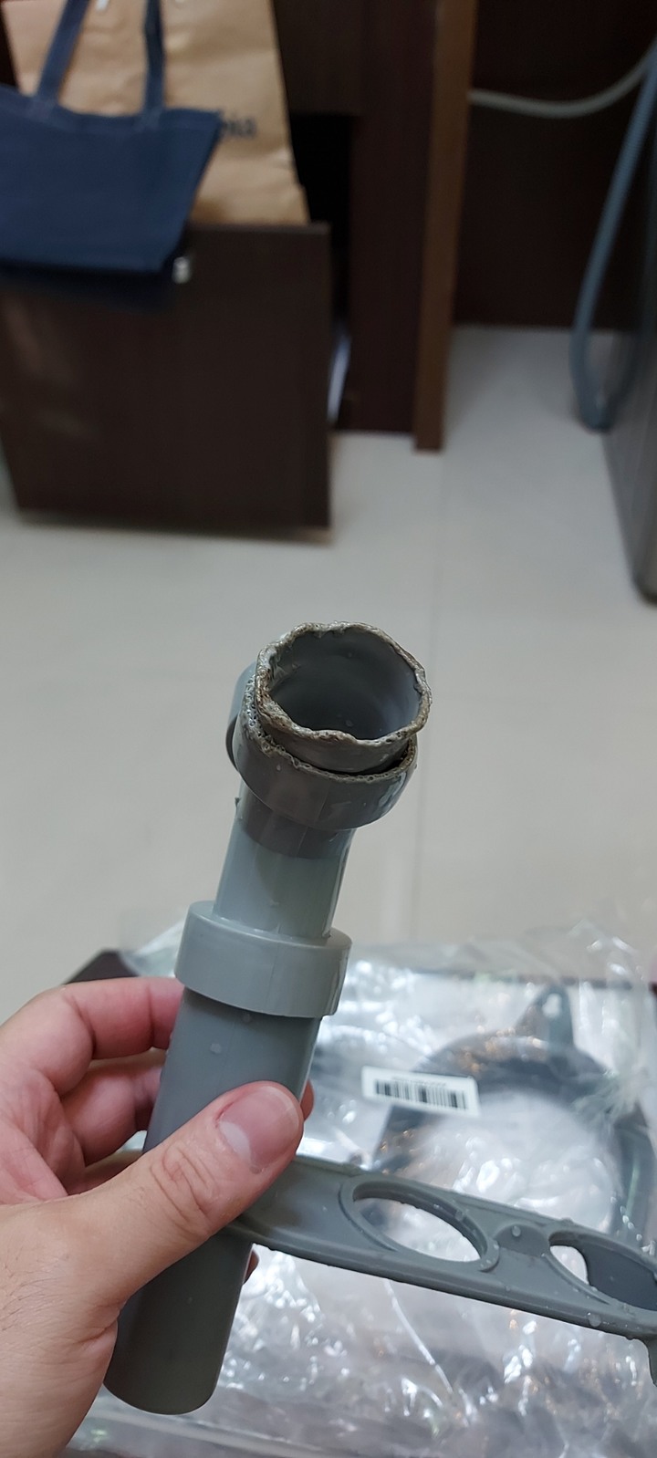 東源物流司機幹走我洗衣機的板手，再去MOMO買大家電我就是白癡