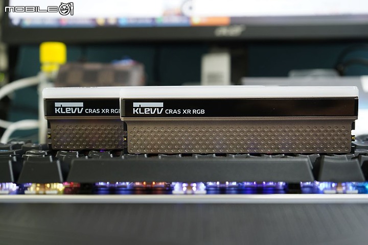 開箱 RGB啦 哪次不RGB - KLEVV(科賦) CRAS XR RGB (DDR4-4000)