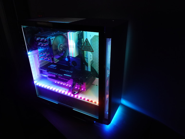 【小宅開箱】威剛 XPG RGB電競主機 入門玩家的新選擇，狂暴造型與簡潔風格平衡