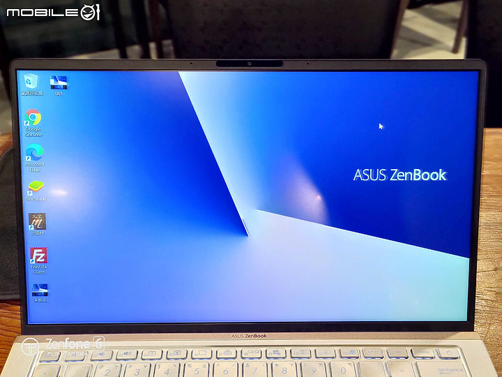 點我看大圖 ZenBook UX434F內建雙螢幕能多工作業也能上班偷閒