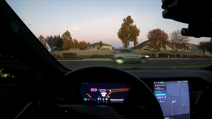 《Autopilot》FSD初探25－遮住鏡頭還能在路口轉彎嗎？