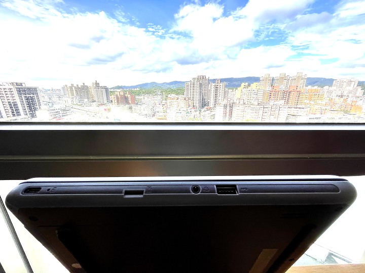 混血安卓筆電 - Asus Chromebook C403NA