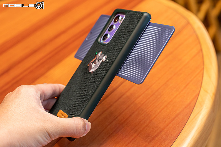 LG WING 雙螢「轉」出新意 卻是滿滿情懷!