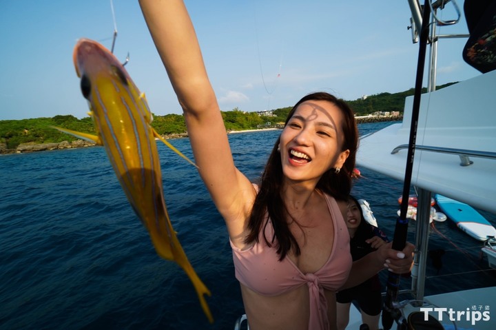 包船去小琉球!豪華遊艇半日遊,小琉球外海水上活動!