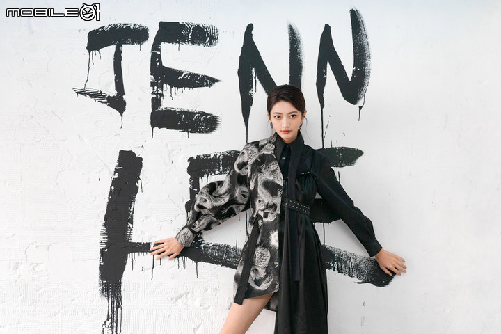 JENN LEE 「你就是宇宙」舊物再造時尚展 用瑕疵織帶、淘汰牛仔衣物傳達永續精神!
