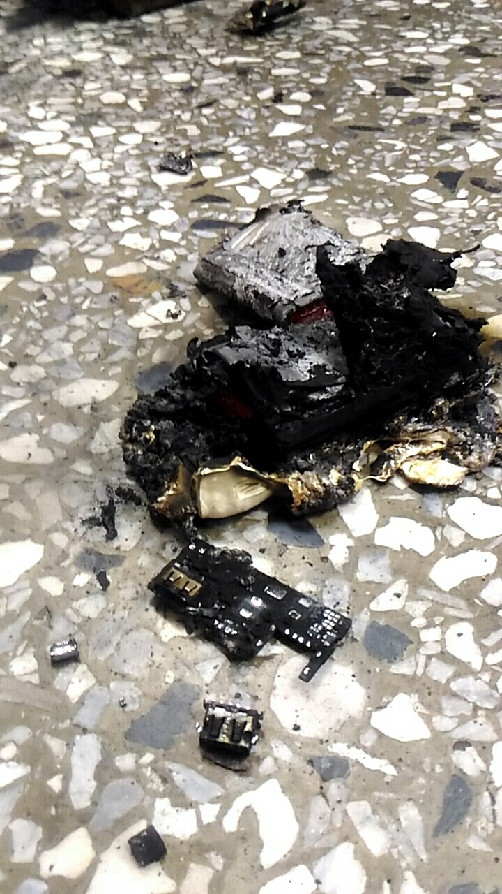 小米行動電源 膨脹就要丟了