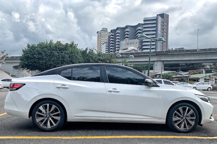 New Sentra開箱!沒有滿分的車只有最適合我的新仙草
