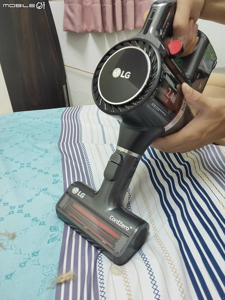 LG 濕拖清潔機器人選親雷台秀  LG A9K挑戰A9+誰與爭峰