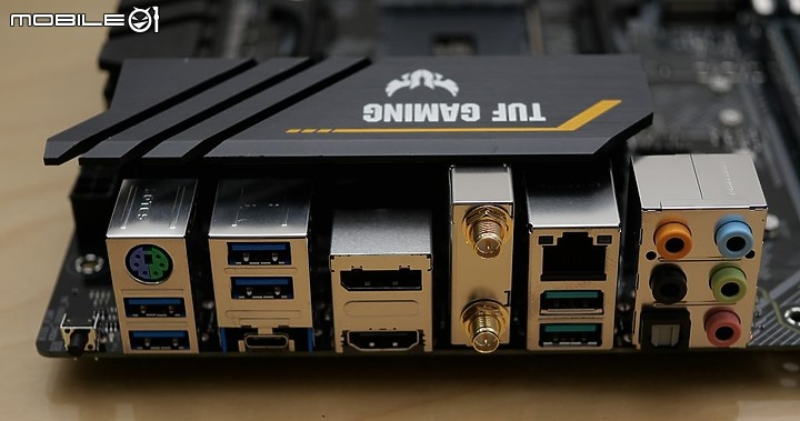 點我看大圖 開箱 TUF Gaming X570 完全版 PRO WIFI/ 240 水冷