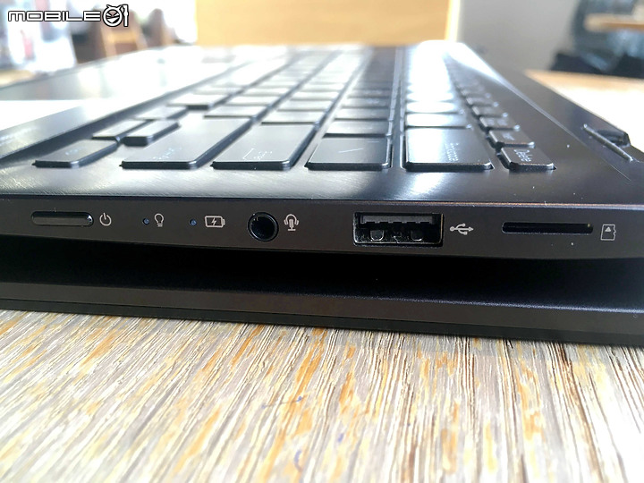 懶人創作與漫畫追劇 - ASUS ZenBook Flip 14