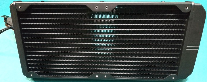 簡約幹練!Fractal Design Celsius+ S28 水冷開箱