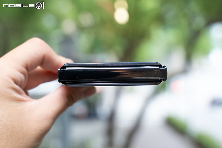 刀鋒來襲！Motorola Razr 5G 11/16開賣 售五萬有找